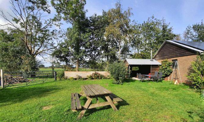Vakantiehuis Met Jacuzzi 4 Personen Giethoorn Exteriör bild